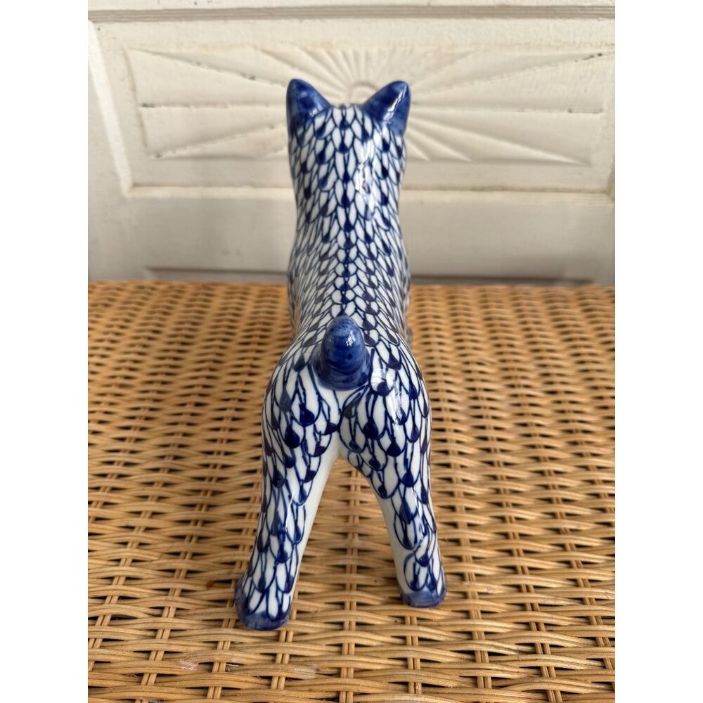 Vintage 80s Hand Painted Andrea Sadek Porcelain Dog Blue White Fishnet Pattern - Picture 6 of 9